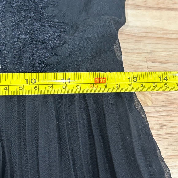 Juniors' Lily Rose Pleated Sweetheart Lace Dress SZ Small NWT - Picture 4 of 13